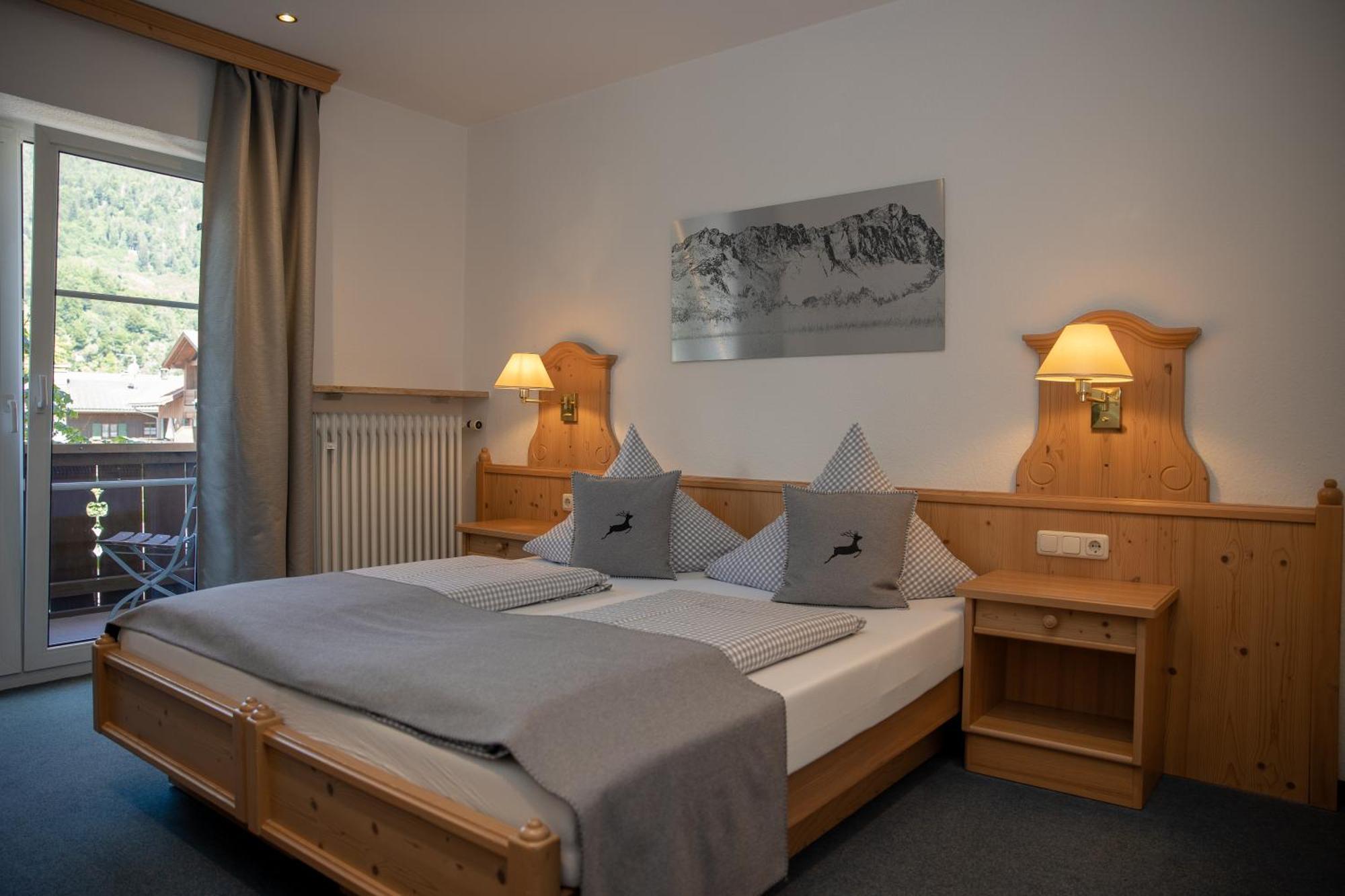 Hotel Gasthof Alter Wirt Farchant Exterior foto